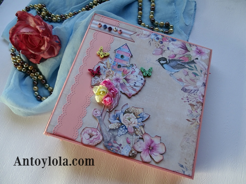 álbum con lomo cosido en tonos rosa y crema