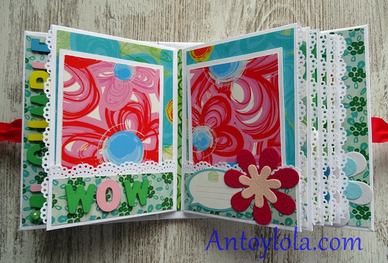 mini album con colores alegres